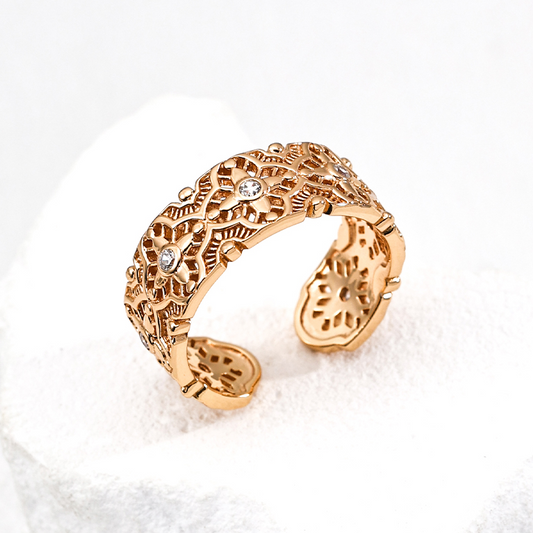 Retro Design Bloom with Zircon Heart Open Ring
